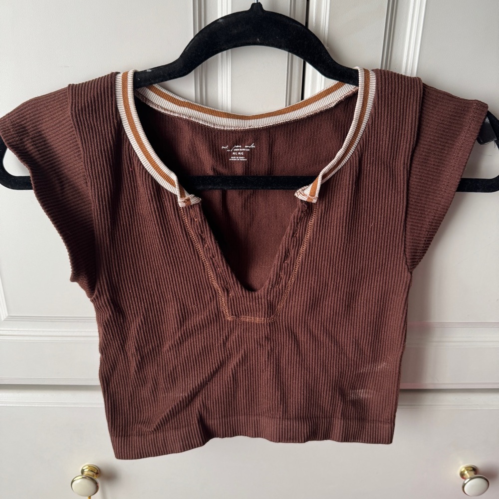 Brown Ribbed Top with White Trim